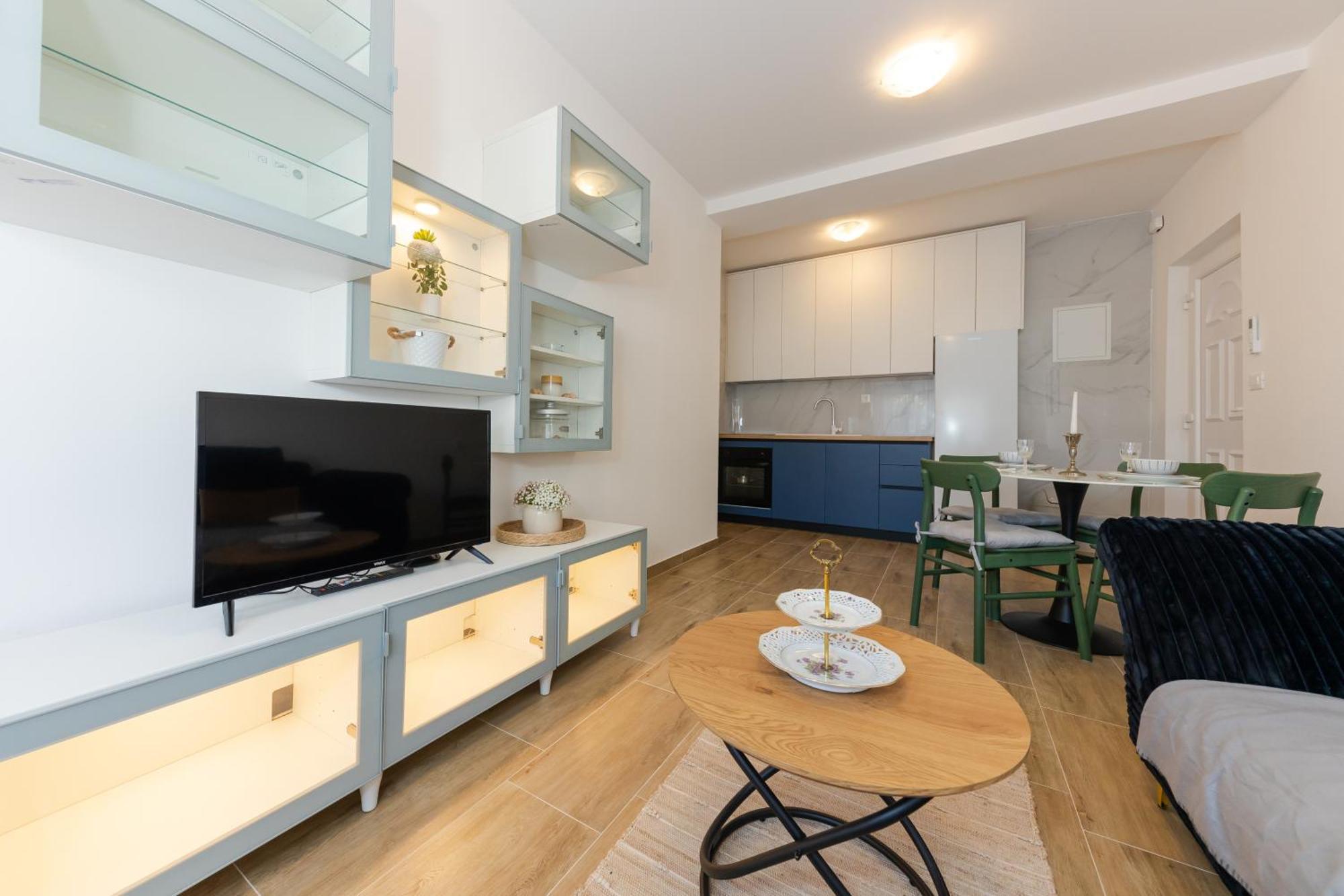Apartment House Niko T With 6 *