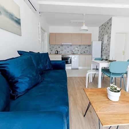 House Niko T With 6 Apartments Split Exterior photo