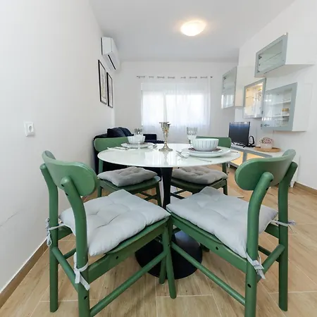 House Niko T With 6 Apartments Split Exterior photo