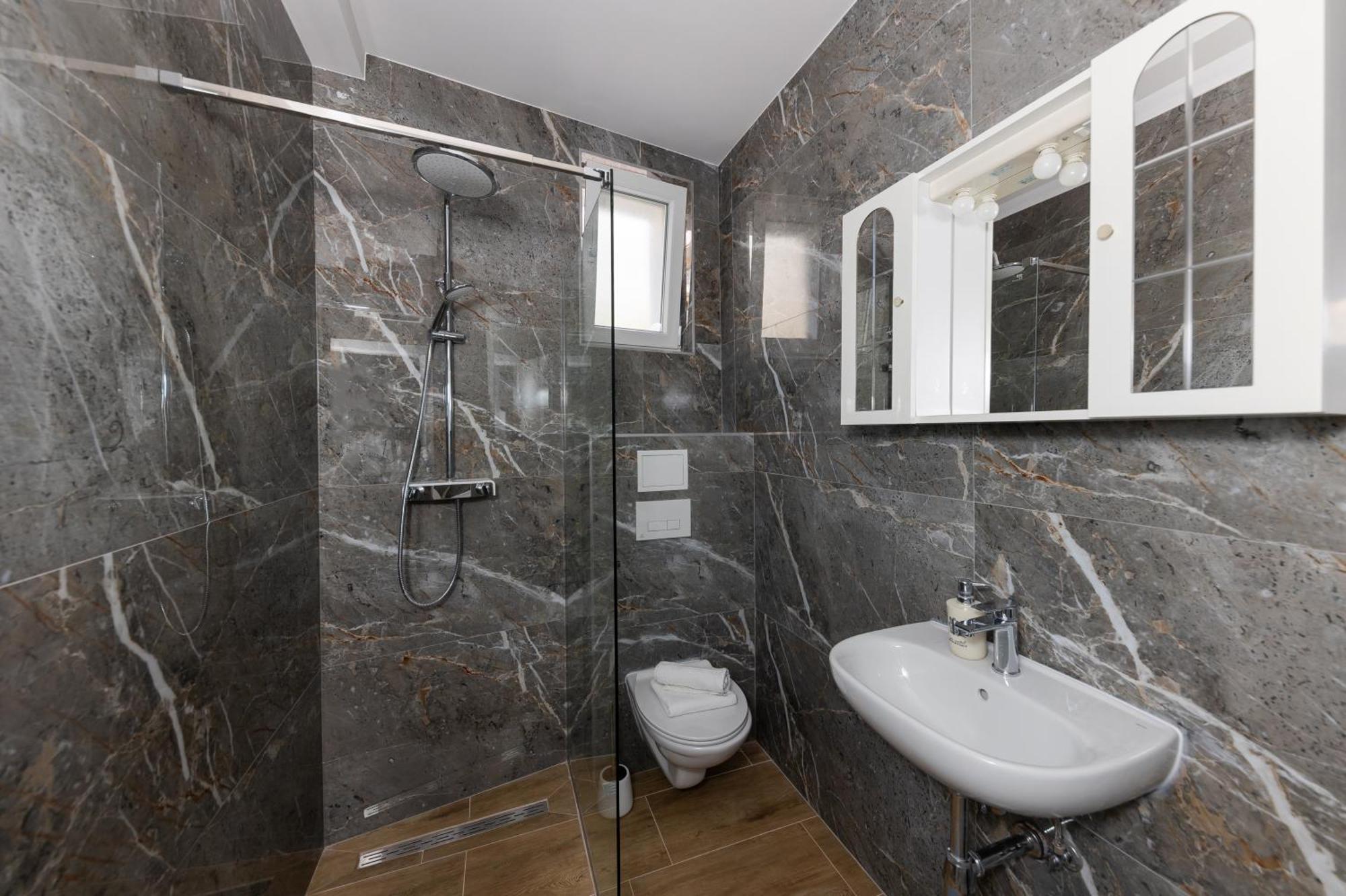 House Niko T With 6 Apartamento *